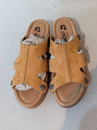 Leather top wood sandals - top,