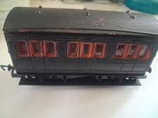 Hornby  Small Brown Carriage