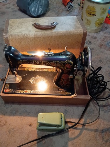 Antique 1920 singer model - 1920,