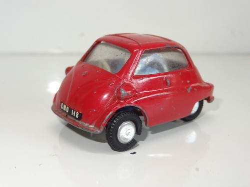 Triang spot 118 bmw isetta - on,