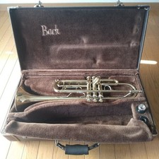 Bach TR300 Trumpet Gold Used