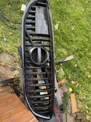 Volvo v40 grill - volvo,