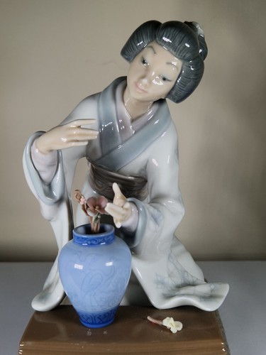 Lladro vintage flower - vintage,
