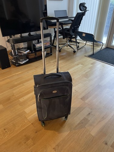 Cabin max suitcase - suitcase, on
