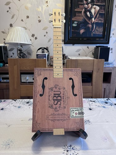 The electric strum box - electric, ukulele