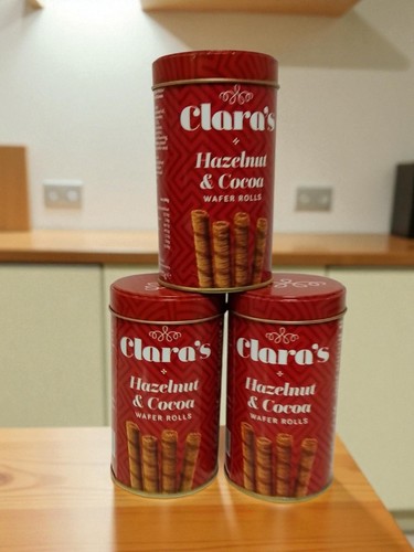 Hazelnut cocoa wafer rolls - &,