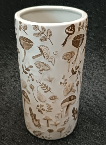 New next woodland - woodland, embossed