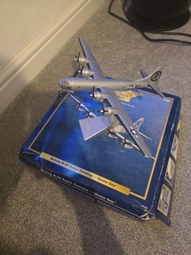 Corgi boeing superfortress - boeing,