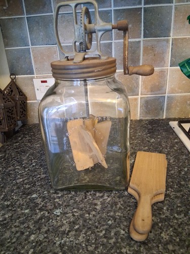 Antique quart butter churn - quart,