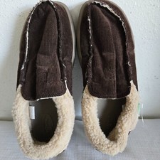 NWOB MENS 8 DARK BROWN SANUK