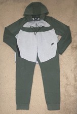 Old Season Nike Tech Fleece