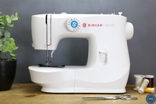 Boxed Singer M2105 Easy to Use Sewing Machine + Warranty