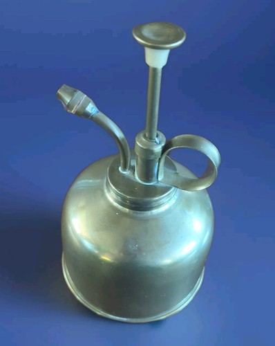 Brass pump spray can - brass,