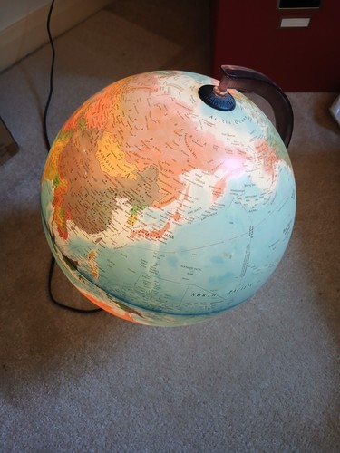 Light world globe large - light-up, large-ish