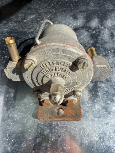 Pressure regulator and filter