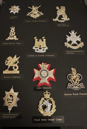 British army cap badge - british,