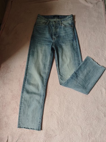 Lovely light wash high - , waisted