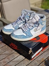 Air Jordan 1 Hyper Royal High