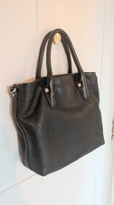 Pollini Black Handbag In Real