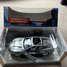 ASTON MARTIN V12 VANQUISH