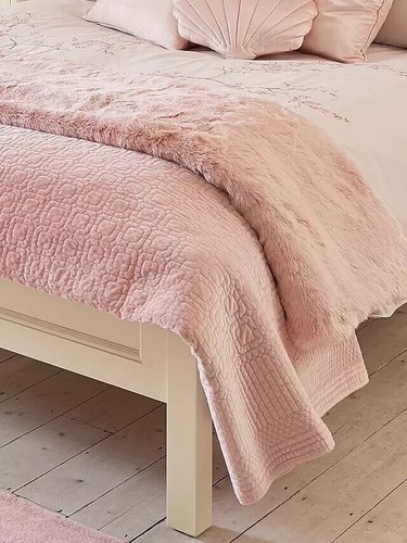 Bnwt romantic laura - bnwt,