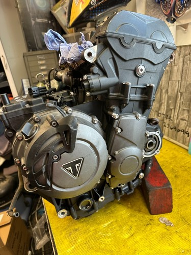 Triumph tiger 800 engine 16k - triumph,