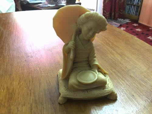 Vintage resin sitting japanese - resin,
