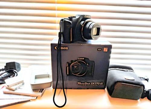 Immaculate canon powershot - canon,