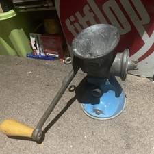 Vintage Spong Red Lever Lock