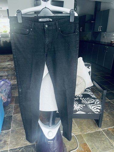 Great black levis - black, slight