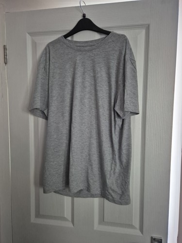 Grey tshirt size - -, large