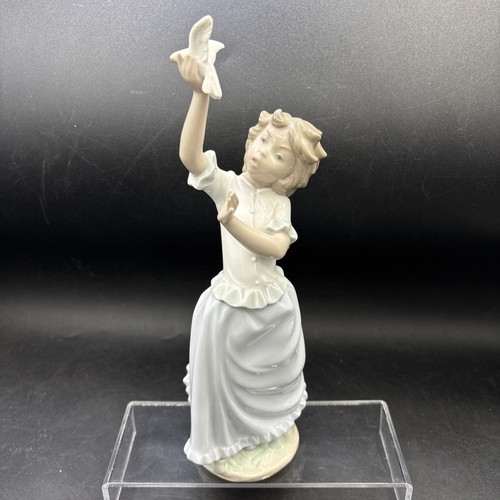 Spainish porcelain figure - spainish,