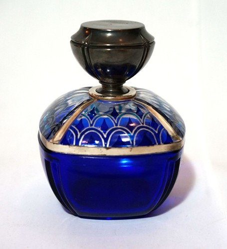 Glass bowl with lid signed - glass,