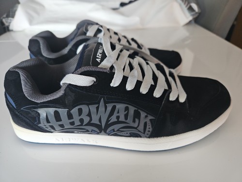 Air walk triple - walk, skateboard