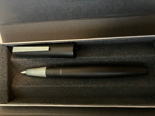 Lamy 2000 medium nib - nib, barely