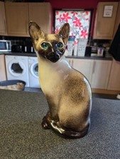 Mike Hinton Large Siamese Cat With Blue Eyes