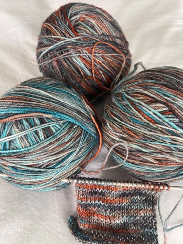 284g hand dyed variegated - 284g,