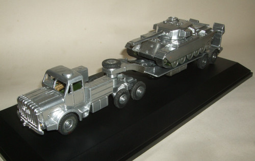 Dinky 698 tank - dinky, transporter.