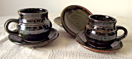 Winchcombe pottery trios - 2x,