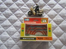 BRITAINS POLICE PATROLMAN ON NORTON 850cc MOTORBIKE. BOXED