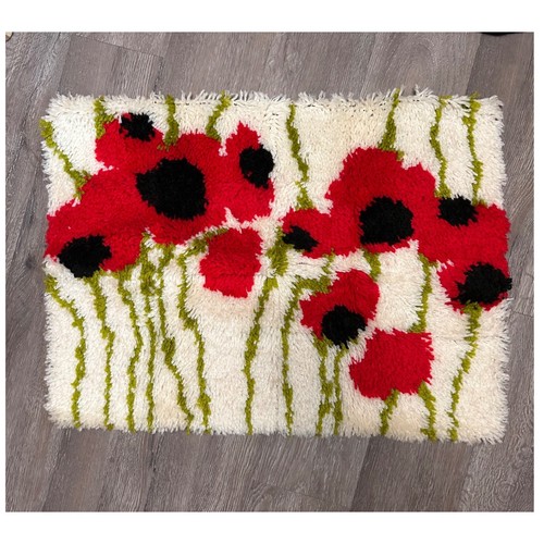 Vintage hook latch rug - hook-it,