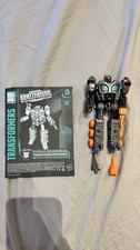 Transformers War for Cybertron Earthrise Deluxe Class Fasttrack Action Figure
