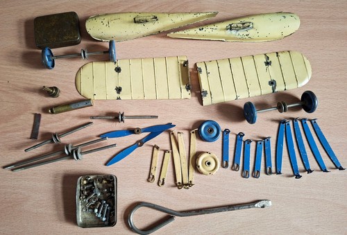 Vintage meccano assorted - vintage,