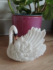 The Leonardo Collection Swan