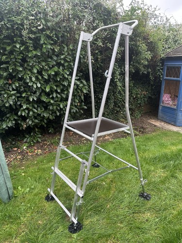 Henchman junior his platform - junior, 3