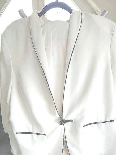 Laboutique white blazer - laboutique,