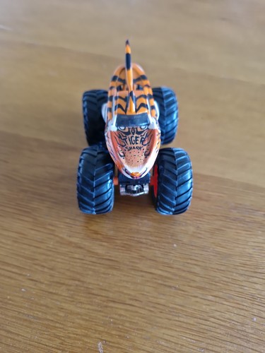 Hot wheels classic tiger - hot, shark