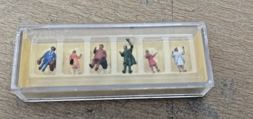 Figures stood n gauge - figures,