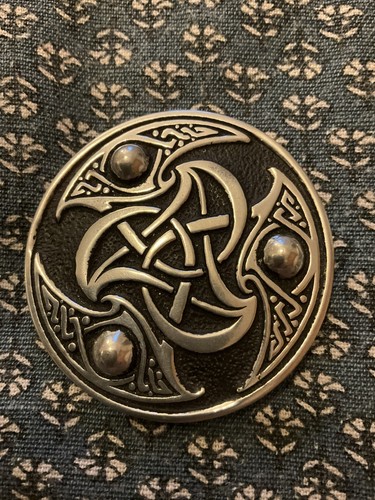Vintage celtic knot brooch - celtic,