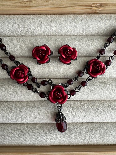 Vintage avon red roses - red,